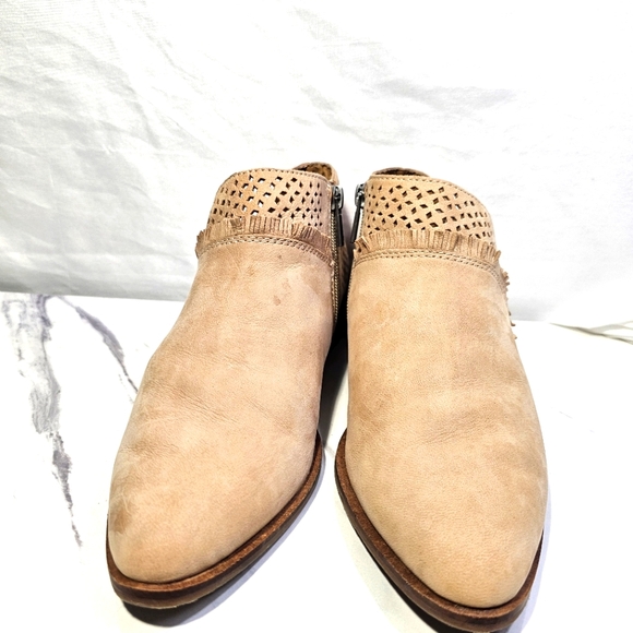 Lucky Brand Pakpao Women’s Sz 8.5M Brown Leather Closed Toe Boot - Picture 1 of 10